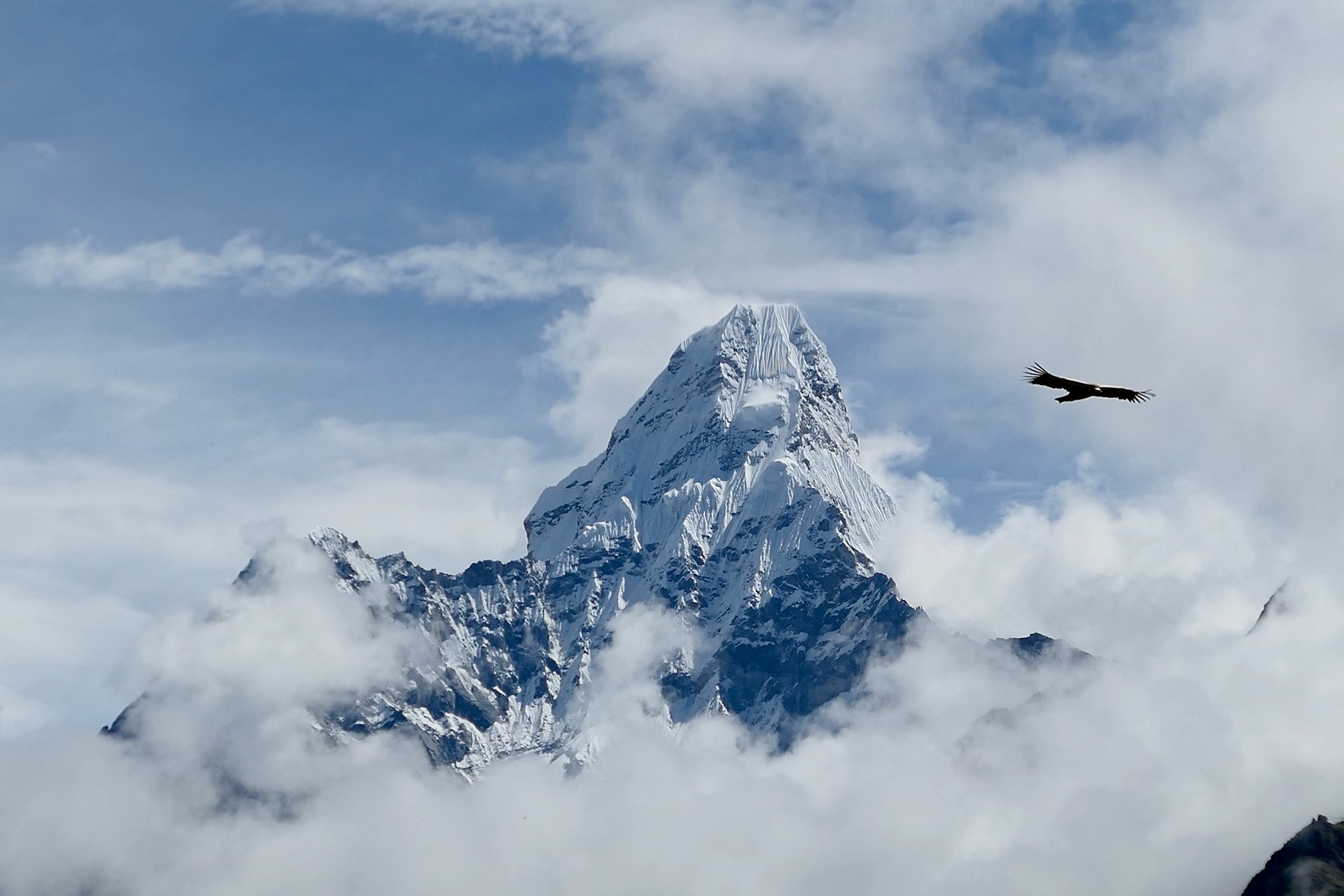 Ama Dablam Peak: Majestic Himalayan Mountain