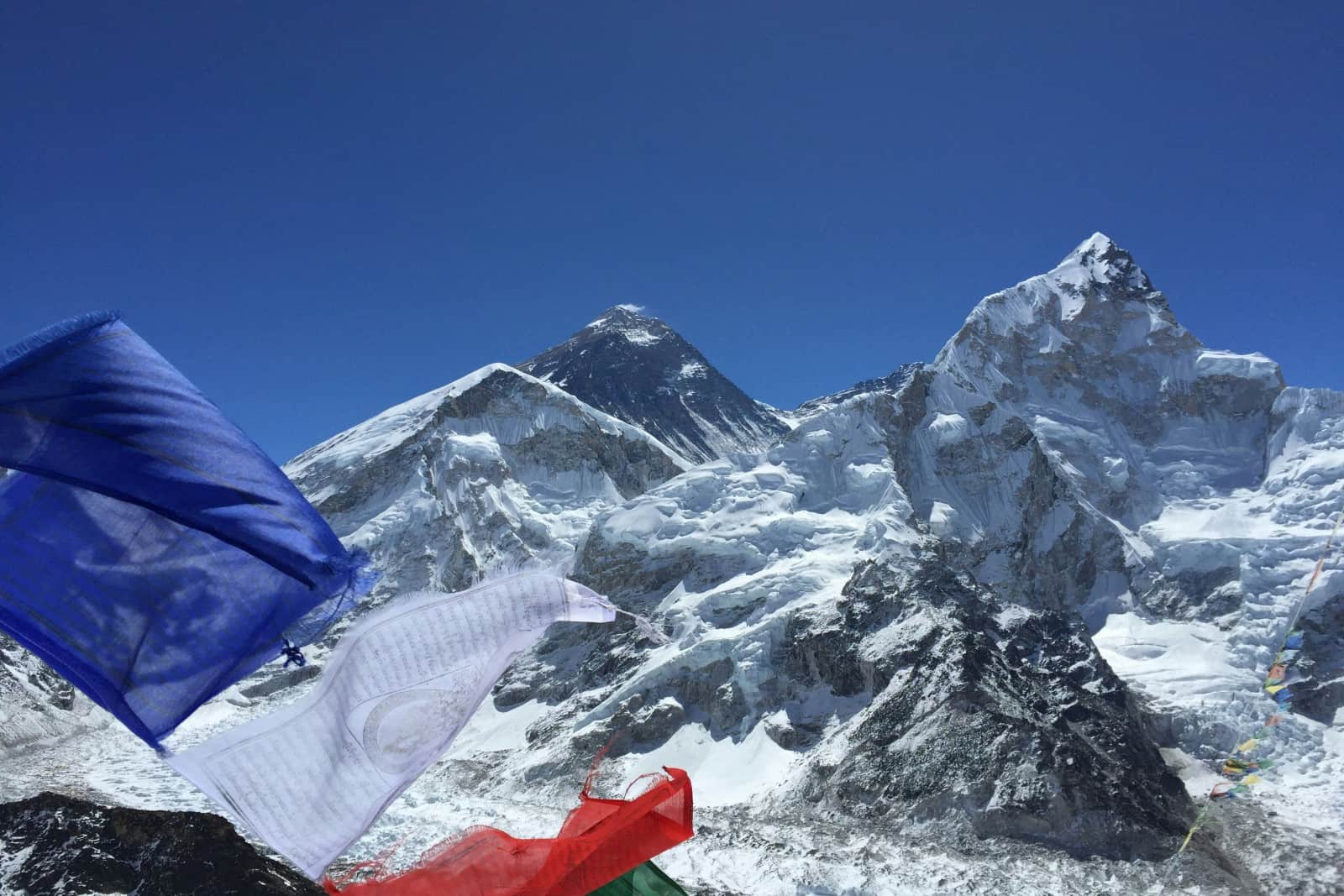 https://www.vajraadventure.com/storage/everest/everest-region-1.jpg